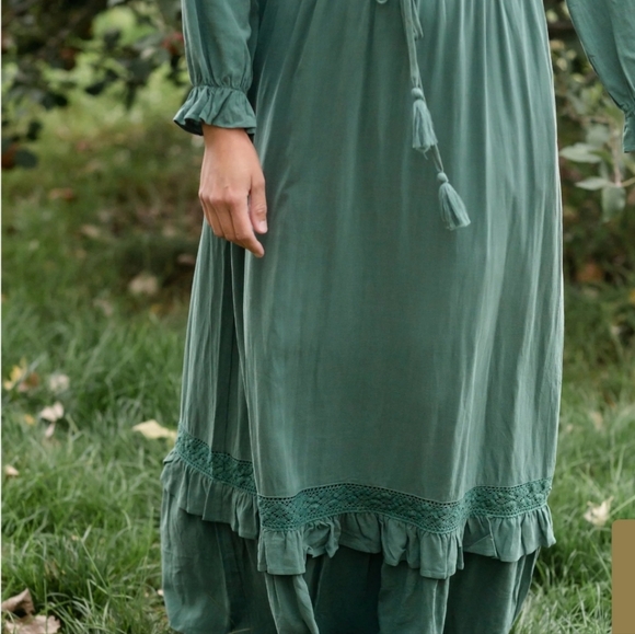 Inherit Co. EVE LONG SLEEVE SMOCKED MAXI DRESS L - Picture 3 of 4